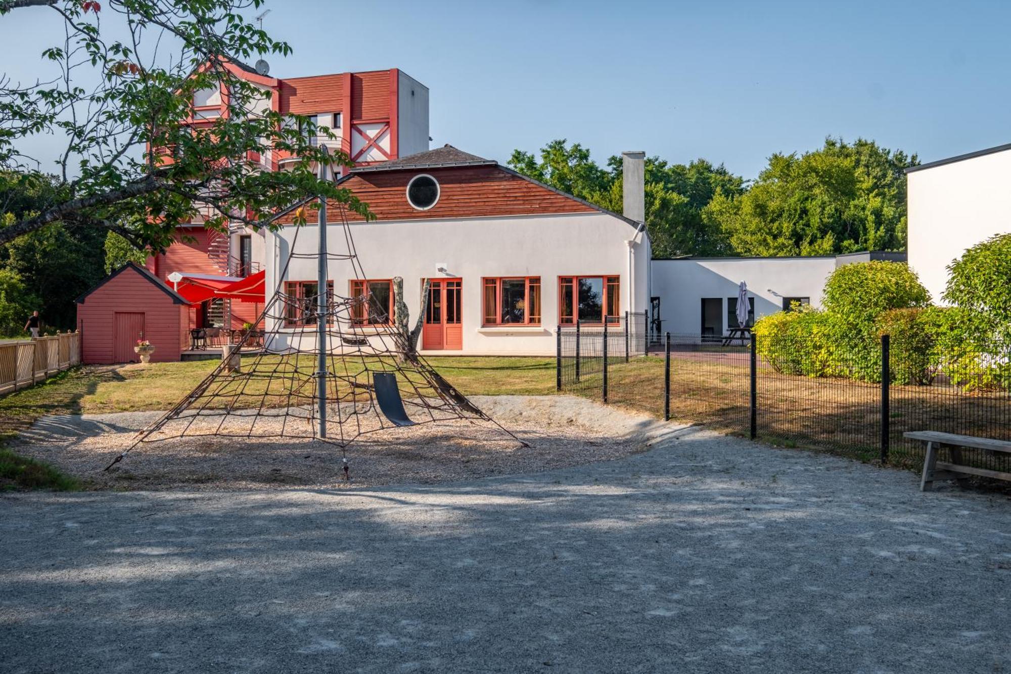 Logis Auberge De La Foret Le Gavre Luaran gambar